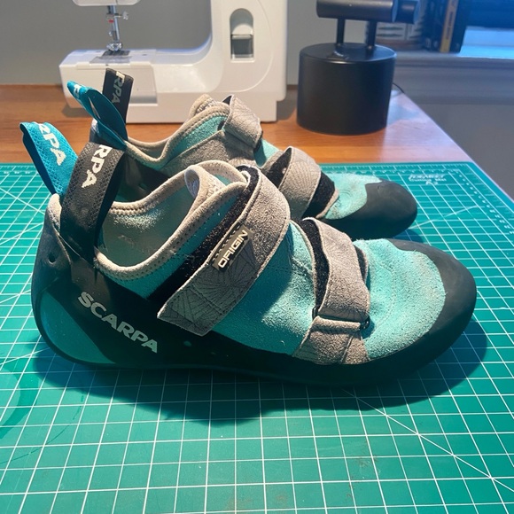 Gently used Scarpa Origin Women's climbing shoe size EU 41 / US W 9 / US M 8 - Picture 2 of 7